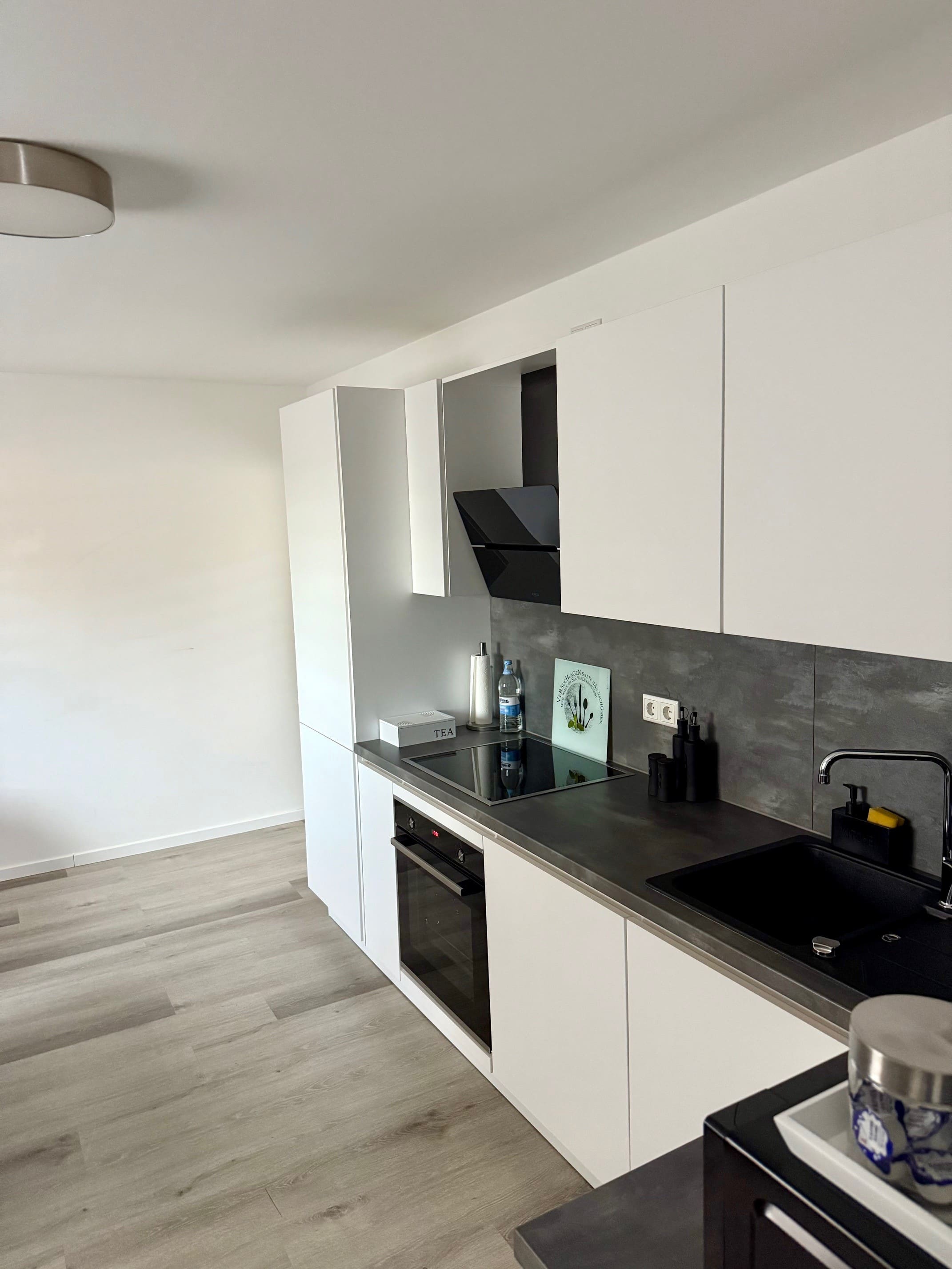 Apartment 002